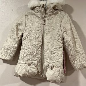 Girls Cream Embroidered Winter Coat with Faux Fur Hood. NWT. Size 4.